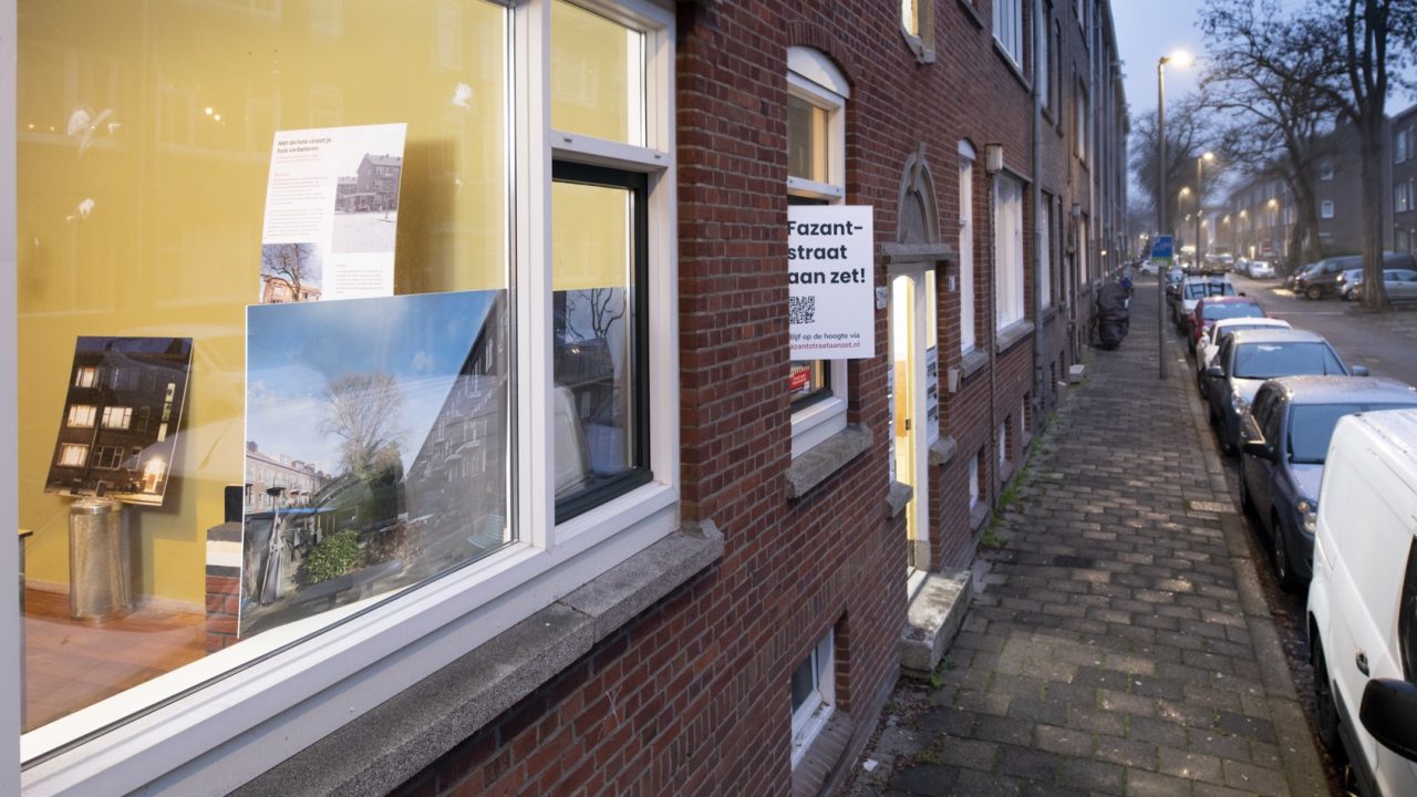 FAZ kantoortje in straat