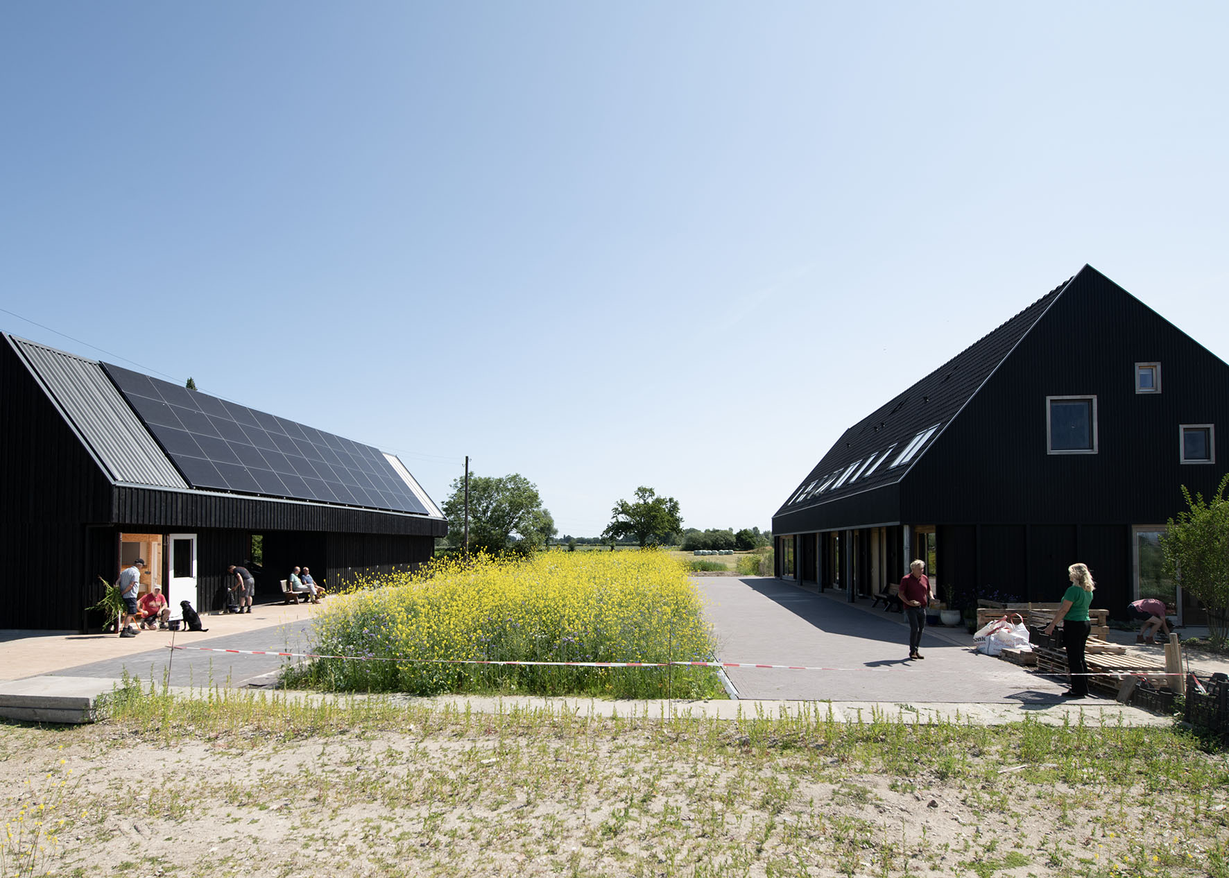 Het gedeelde erf (foto: Rufus de Vries)