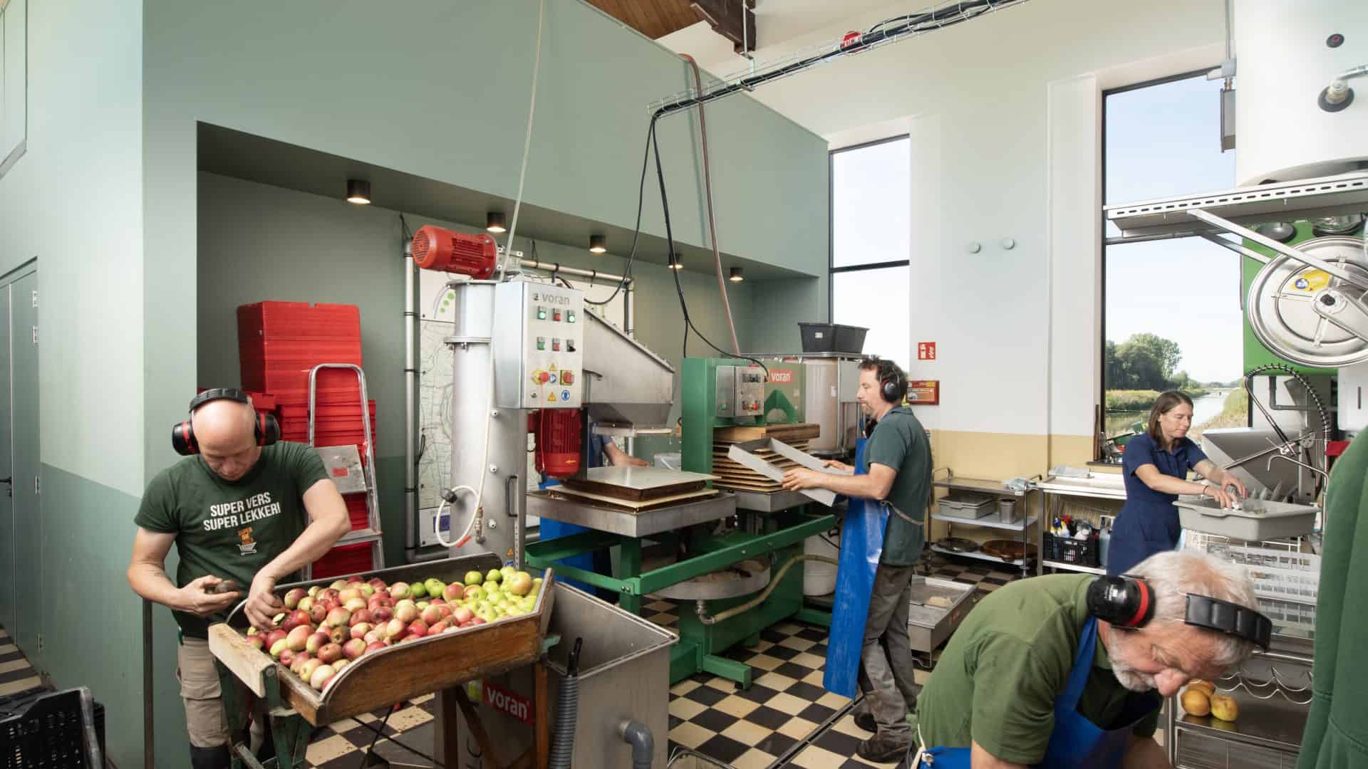Interieur van IESSEL cider in het voormalig stoomgemaal en ketelhuis. Foto: Rufus de Vries
