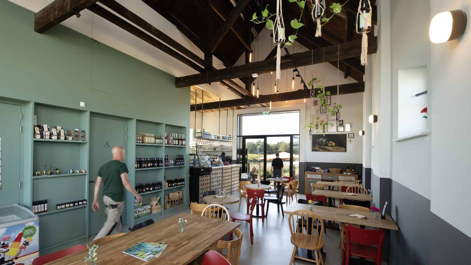 Interieur van IESSELcider in het voormalig stoomgemaal en ketelhuis. Foto: Rufus de Vries