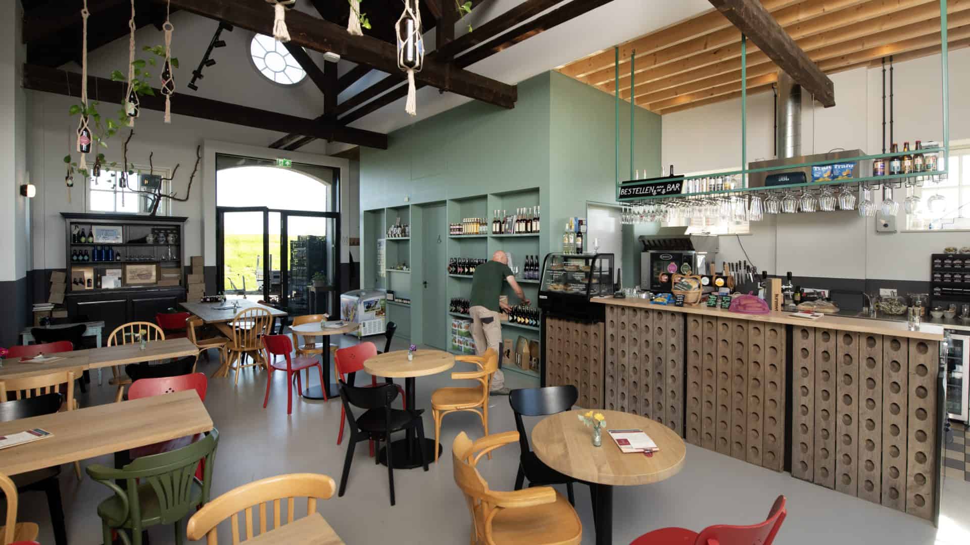 Interieur van IESSELcider in het voormalig stoomgemaal en ketelhuis. Foto: Rufus de Vries