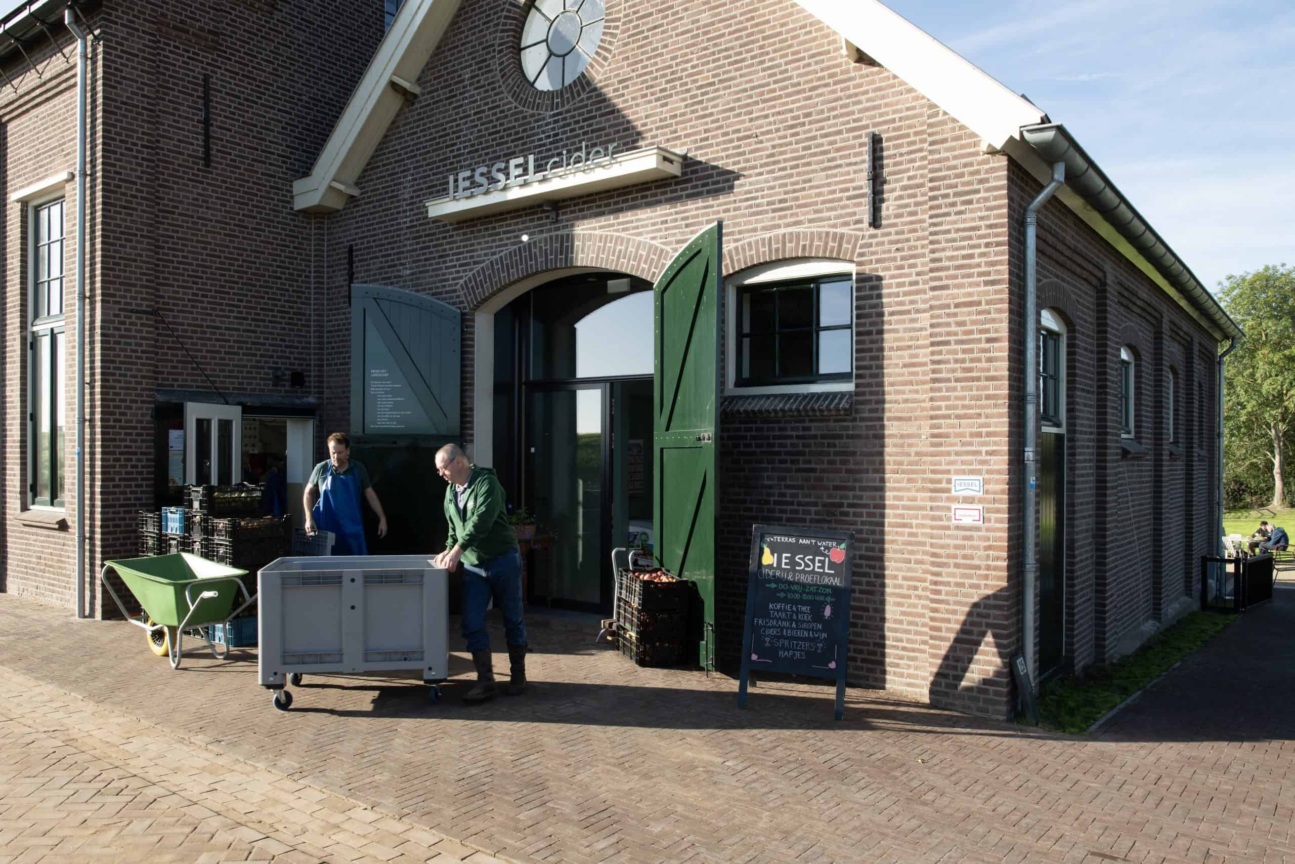 Exterieur van IESSELcider in het voormalig stoomgemaal en ketelhuis. Foto: Rufus de Vries