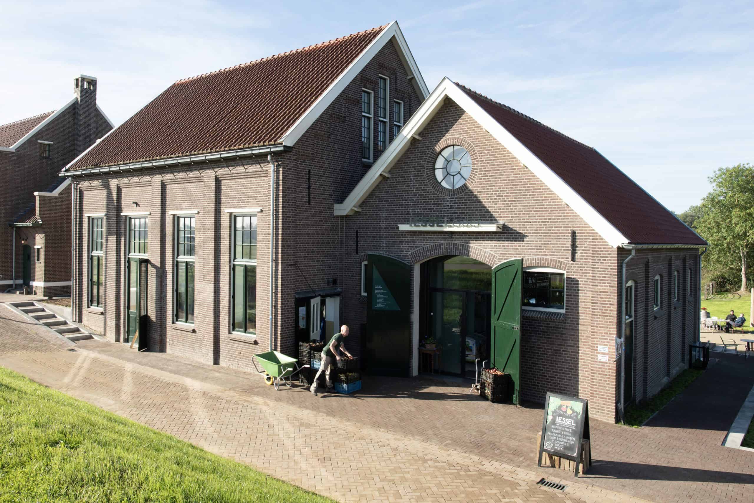Exterieur van IESSELcider in het voormalig stoomgemaal en ketelhuis. Foto: Rufus de Vries